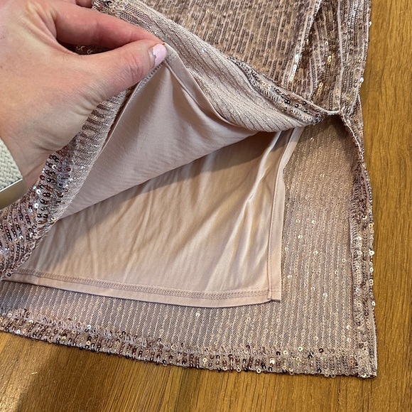 Time and Tru | Pink Sequin Skirt with small slit - Picture 3 of 13